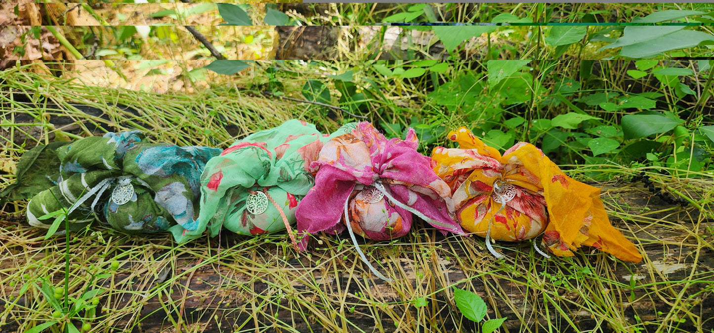 Cedar Essence Sachet Surprise – Handcrafted Aromatic Bliss